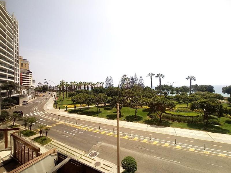 Dpto. en Alq. en Malecón Miraflores Vista al Mar y Parque 3 Dorm. A.C. 160 mt. $1,290