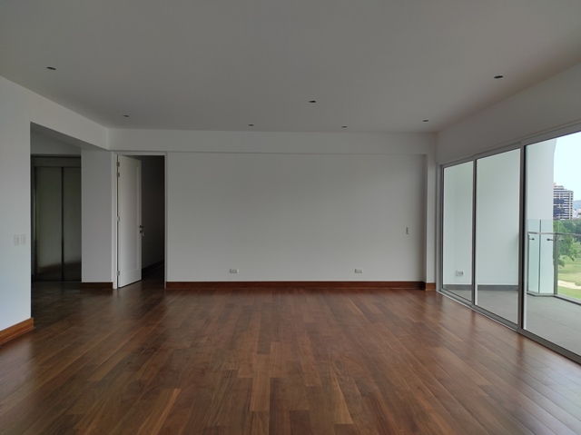 Dpto. en Venta Exclusividad y Elegancia Frente al Golf de San Isidro  A.C. 258 mt.