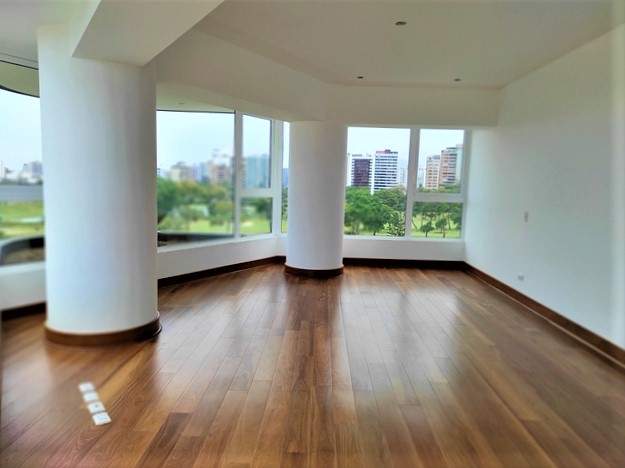 Dpto. en Venta Exclusividad y Elegancia Frente al Golf de San Isidro  A.C. 258 mt.