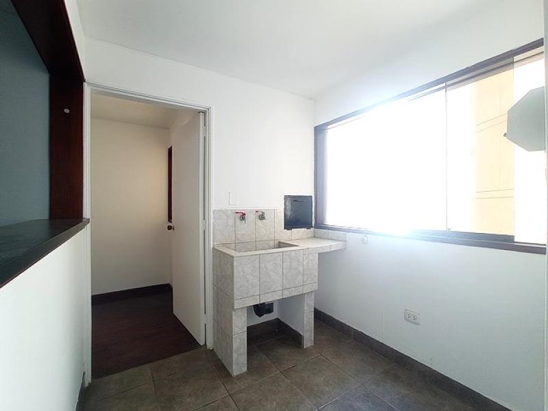 Dpto. en Alq. en Malecón Miraflores Vista al Mar y Parque 3 Dorm. A.C. 160 mt. $1,290