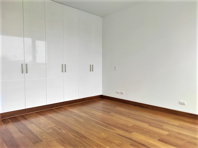 Dpto. en Venta Exclusividad y Elegancia Frente al Golf de San Isidro  A.C. 258 mt.