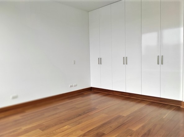 Dpto. en Venta Exclusividad y Elegancia Frente al Golf de San Isidro  A.C. 258 mt.