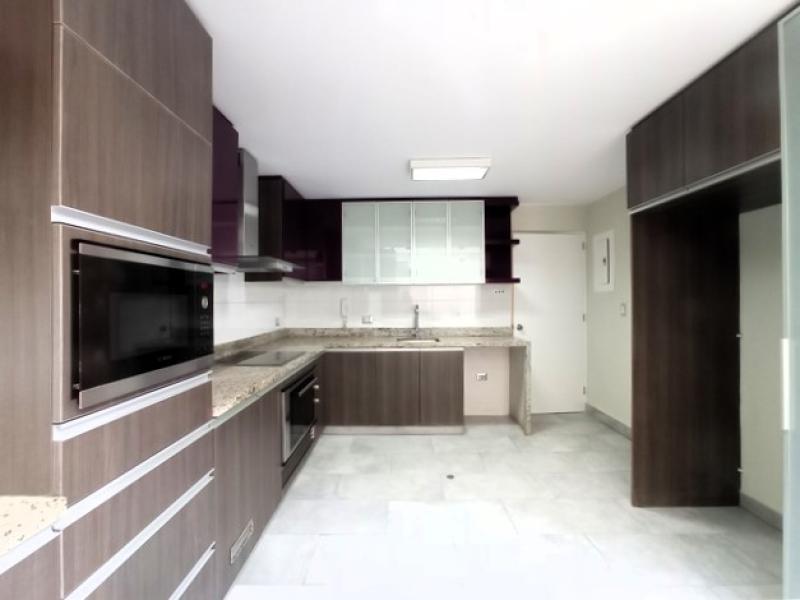 Casa en Condominio en Venta en Chacarilla Surco 4 Dormitorios $410,000 A.T. 149.68  mt.
