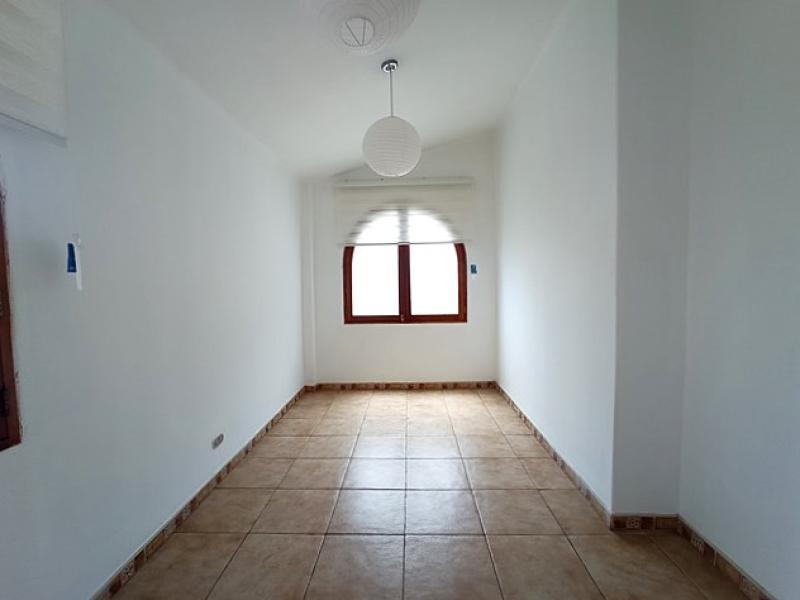 Casa en ALQUILER en Monterrico Surco JARDIN 5 dormitorios A.T. 300 mt. $2,500