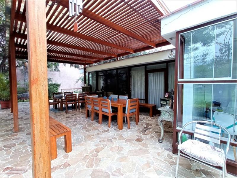Terreno en Venta en Chacarilla Surco  Parámetros 4 pisos A.T 2,505.82  $3,200,000.00
