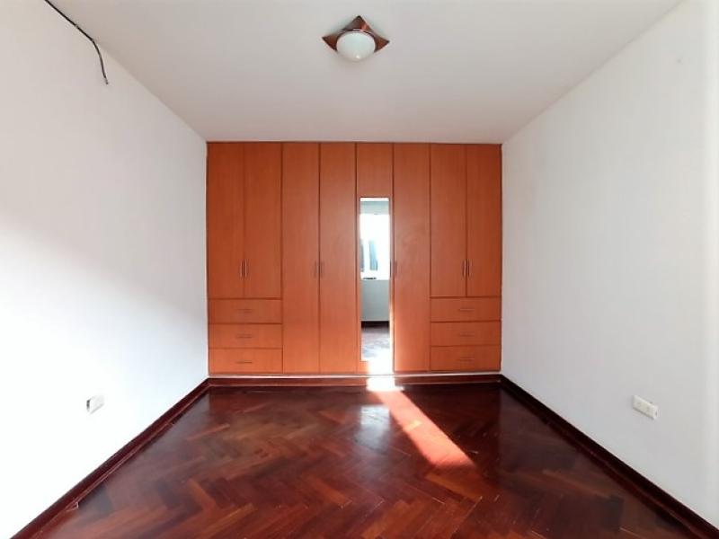 Departamento en Alquiler San Borja Vista Exterior 3 dormitorios $800 A.C. 100 mt.