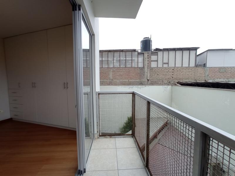 Departamento en Alquiler Chorrillos Urb. La Campiña 3 Dormitorios S/.1,600