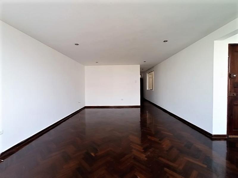 Departamento en Alquiler San Borja Vista Exterior 3 dormitorios $800 A.C. 100 mt.