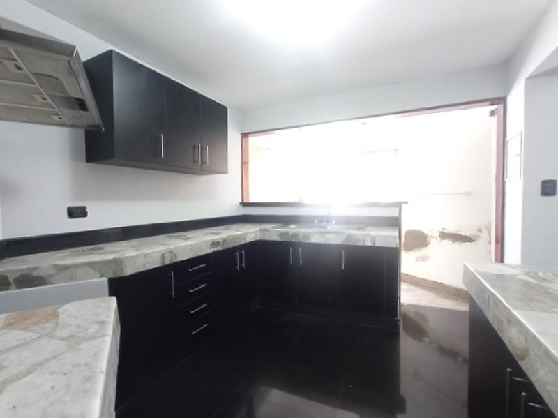 Departamento en Venta en Malecón Miraflores 3 Dormitorios $450,000 A. C. 160 mt.