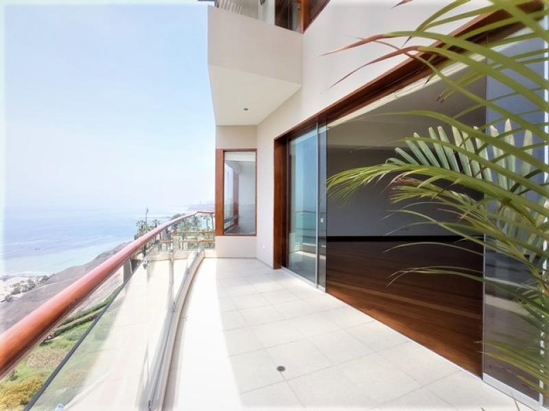 Estupendo Pent-house Triplex en Alquiler en Barranco 4 Dorm. $3,300 A.O. 480 mt.