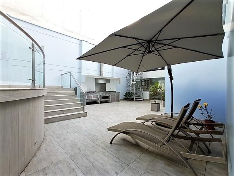 Exclusivo Dpto. Frente al Mar en Malecón Cisneros en Alquiler 3 Dorm. A.C. 198 mt. $2,400