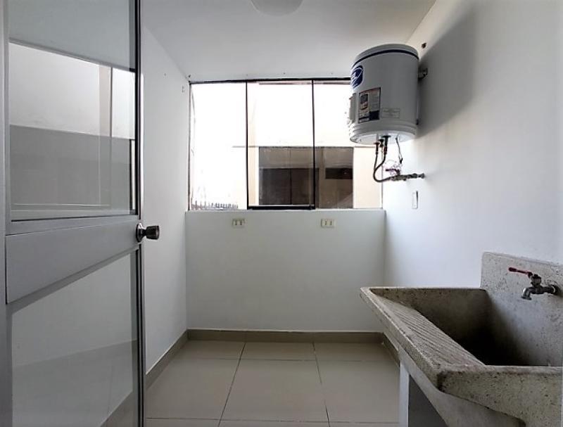 Departamento en Alquiler San Borja Vista Exterior 3 dormitorios $800 A.C. 100 mt.