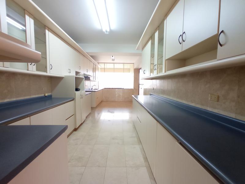 Departamento en Alquiler en San Isidro Frente al Golf 4 Dormitorios $3,000 A.C. 320 mt.