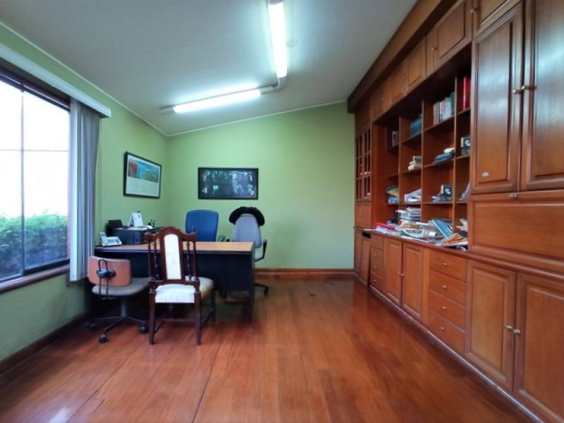 Residencia con Piscina  en Venta en Isla del Sol La Molina $719,000 A.T. 870.35 mt.