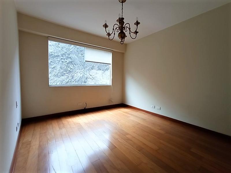 Departamento en Venta Urb. Cerros de Camacho Surco 3 Dormitorios $400,000 A.C 233 mt.