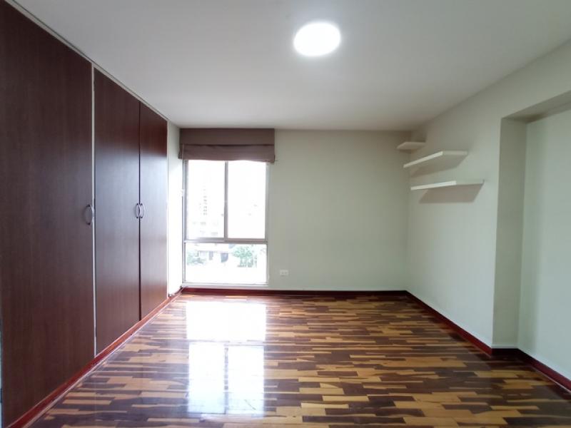 Dúplex Venta en Urb. San Antonio Miraflores 3 Dormitorio $169,000 A.C. 130 mt.