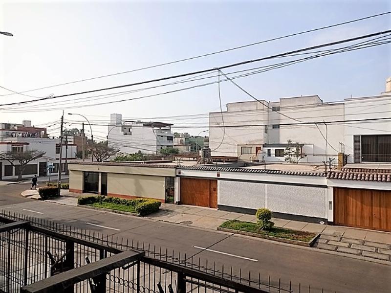 Departamento en Alquiler San Borja Vista Exterior 3 dormitorios $800 A.C. 100 mt.