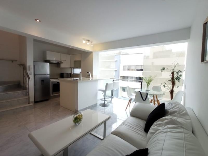 Departamento Dúplex en Alquiler Miraflores 1 Dormitorio $950 A.C 80 mt.