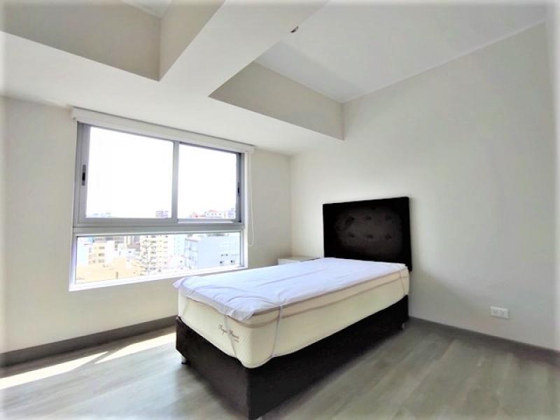 Departamento Dúplex en Alquiler, Miraflores De Lujo 2 Dormitorios $1,100 A.C. 100