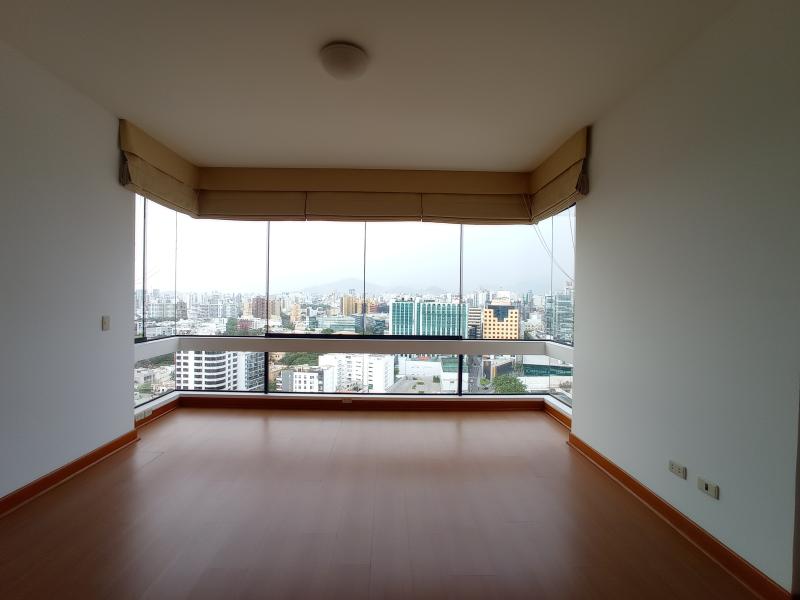 Departamento en Alquiler en San Isidro Frente al Golf 4 Dormitorios $3,000 A.C. 320 mt.