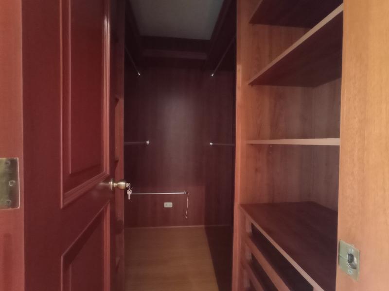 Departamento en Alquiler en San Isidro Frente al Golf 4 Dormitorios $3,000 A.C. 320 mt.