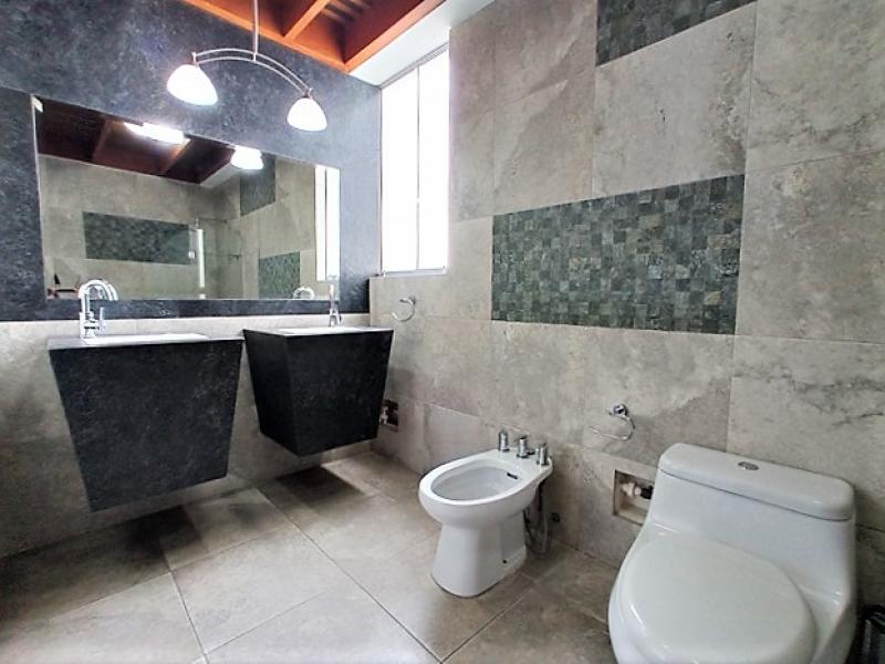 Exclusivo Pent-house Vta. S. Isidro Piscina 4 Dorm. $1,200,000 A.O 500 mt.