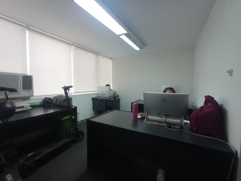 Oficina en Alquiler San Isidro Céntrica Cerca al Centro Financiero 96 mt. $1,200 A.C. 96 m