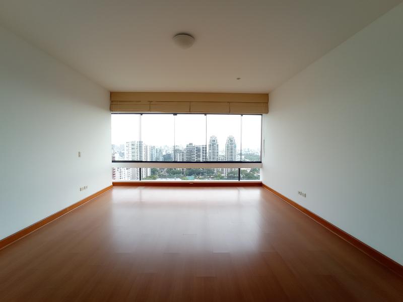 Departamento en Alquiler en San Isidro Frente al Golf 4 Dormitorios $3,000 A.C. 320 mt.