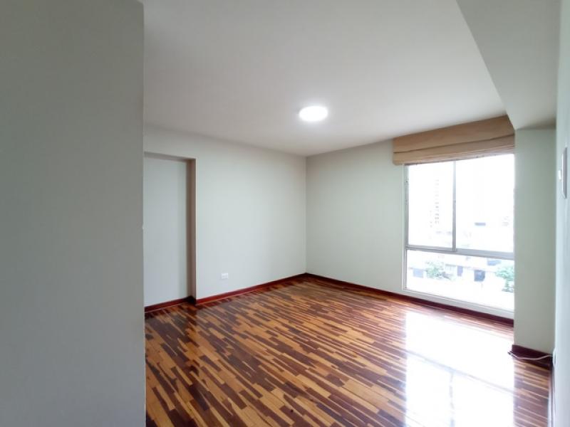 Dúplex Venta en Urb. San Antonio Miraflores 3 Dormitorio $169,000 A.C. 130 mt.