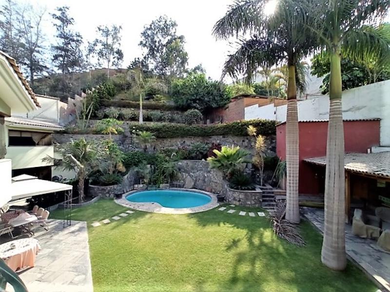 Residencia con Piscina  en Venta en Isla del Sol La Molina $719,000 A.T. 870.35 mt.