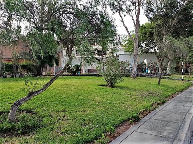 Residencia con Piscina  en Venta en Isla del Sol La Molina $719,000 A.T. 870.35 mt.