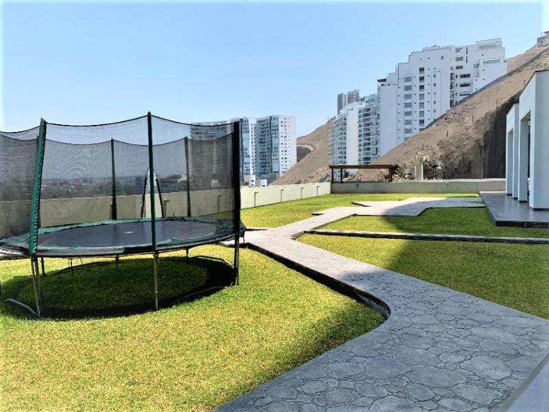 Departamento en Venta Urb. Cerros de Camacho Surco 3 Dormitorios $400,000 A.C 233 mt.