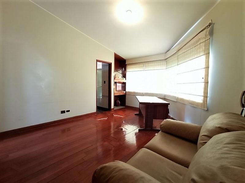 Residencia con Piscina  en Venta en Isla del Sol La Molina $719,000 A.T. 870.35 mt.