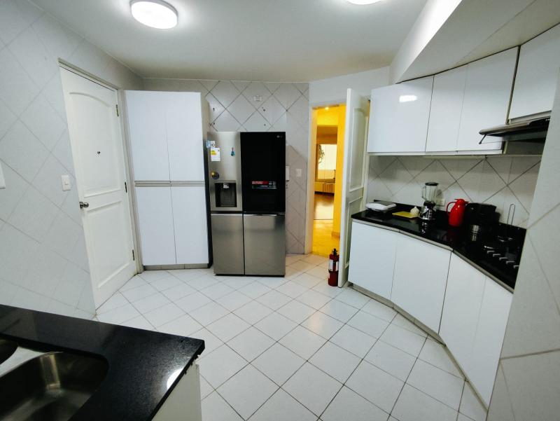 Departamento en Alquiler Frente al Mar en Miraflores 3 Dorm. $3,500