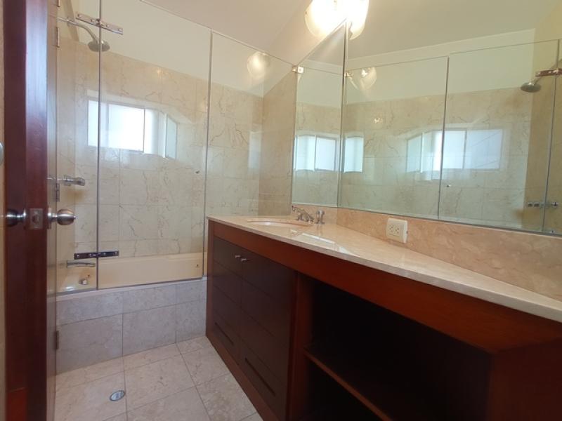 Estupendo Pent-house Triplex en Alquiler en Barranco 4 Dorm. $3,300 A.O. 480 mt.