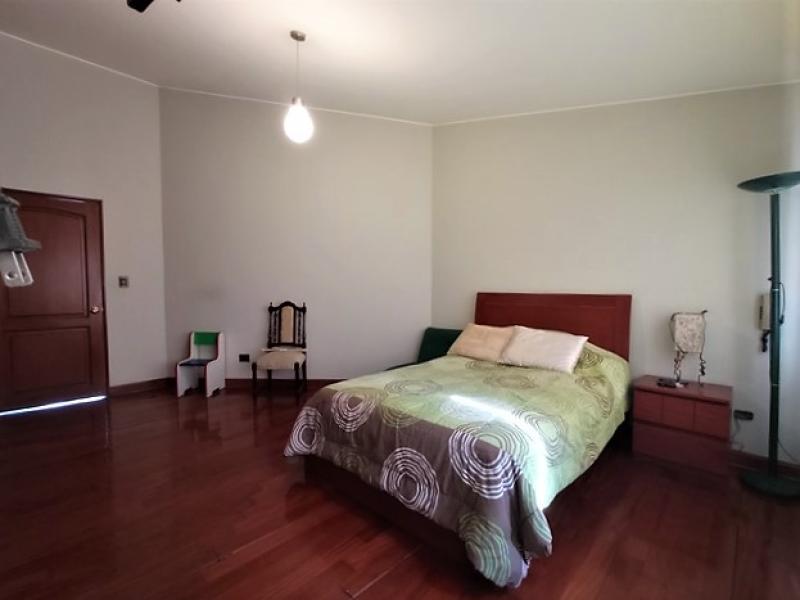 Residencia con Piscina  en Venta en Isla del Sol La Molina $719,000 A.T. 870.35 mt.
