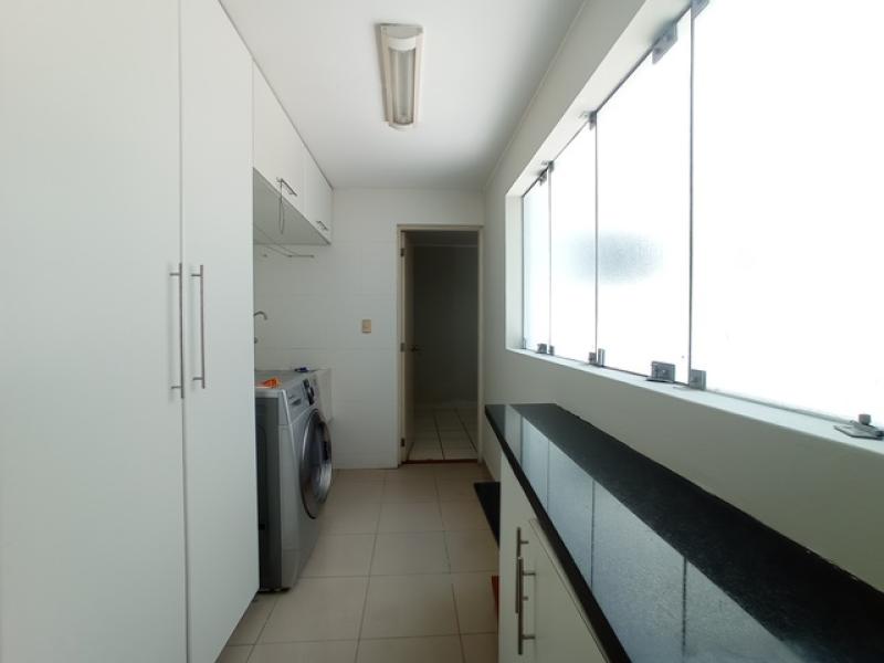 Dpto. en Vta. Zona Exclusiva de Chacarilla Surco 3 Dorm. $369,000 A.C. 198 MT.