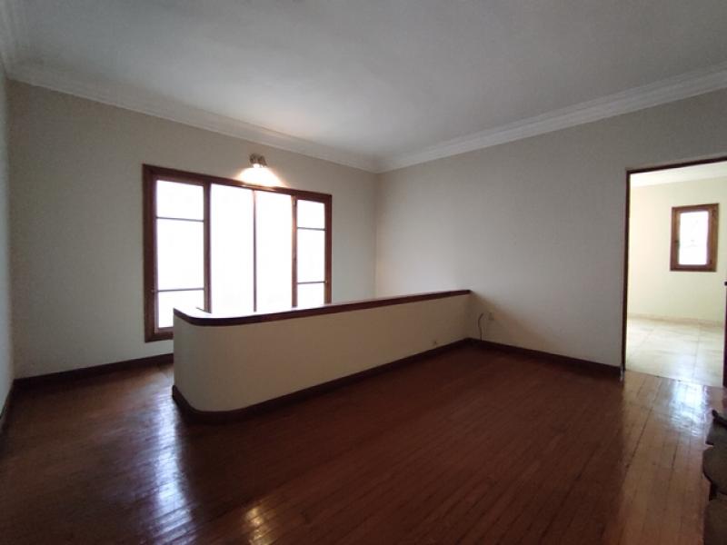 Casa en Alquiler en Zona Exclusiva de San Isidro  4 Dormitorios