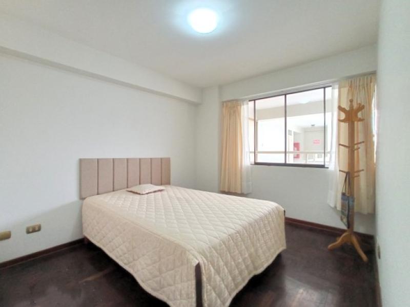 Departamento en Alquiler, Miraflores - Vista Exterior, 2 dormitorios $820 A.C. 100 mt.