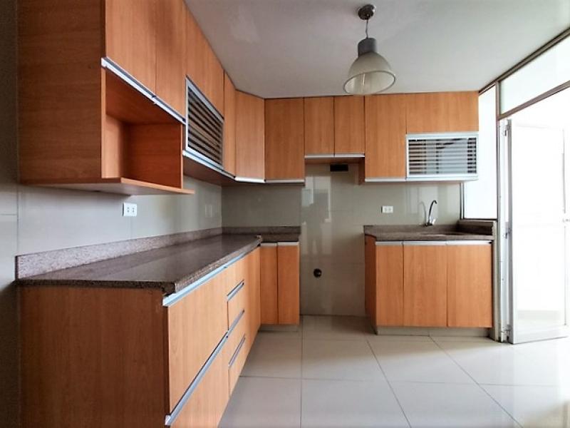 Departamento en Alquiler San Borja Vista Exterior 3 dormitorios $800 A.C. 100 mt.
