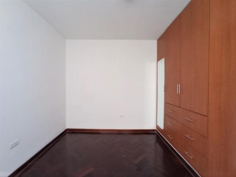 Departamento en Alquiler San Borja Vista Exterior 3 dormitorios $800 A.C. 100 mt.