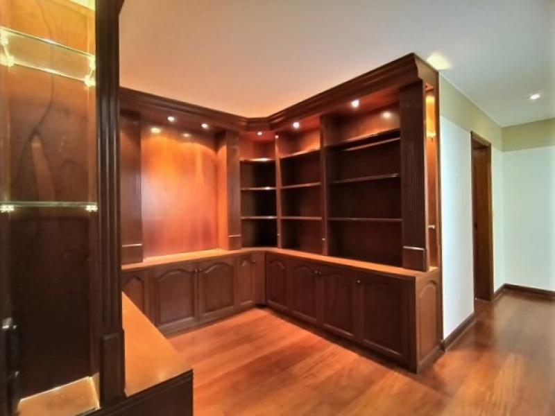 Dpto. en Alq. CHACARILLA - Surco Zona Exclusiva 3 Dorm. A.C. 241.40  $1,800