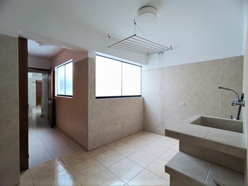 Dpto. en Alq. CHACARILLA - Surco Zona Exclusiva 3 Dorm. A.C. 241.40  $1,800