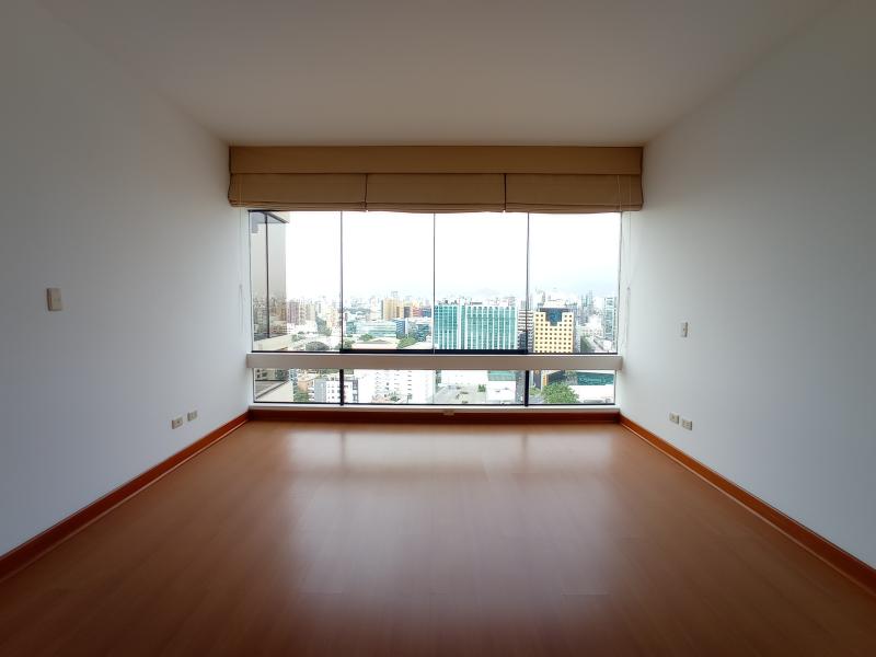 Departamento en Alquiler en San Isidro Frente al Golf 4 Dormitorios $3,000 A.C. 320 mt.