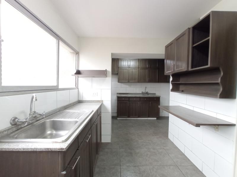 Dúplex Venta en Urb. San Antonio Miraflores 3 Dormitorio $169,000 A.C. 130 mt.