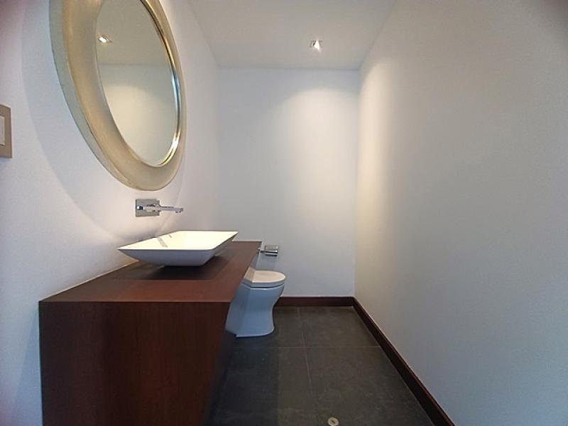 Exclusiva Residencia en Venta en Urb. Aurora Miraflores 4 Dormitorios 4 Baños A.T  315 mt.