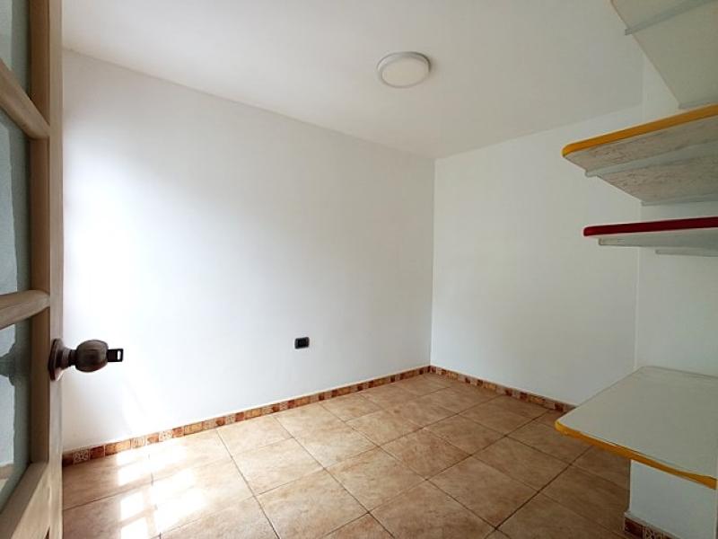 Casa en ALQUILER en Monterrico Surco JARDIN 5 dormitorios A.T. 300 mt. $2,500