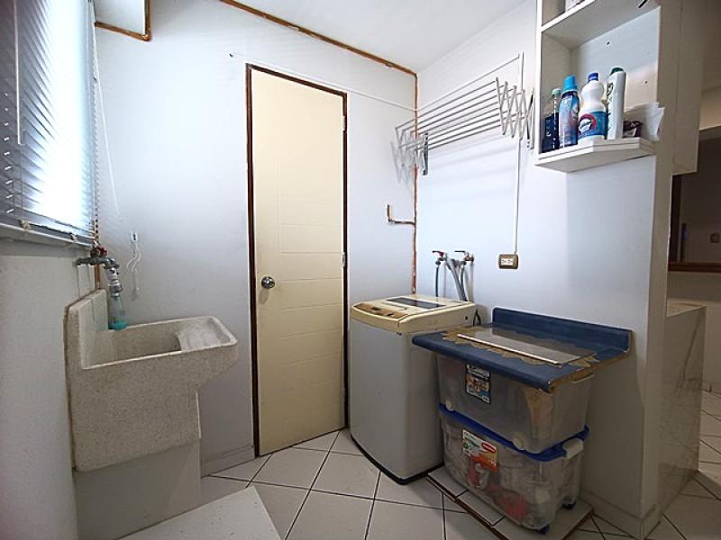 Dpto. en Venta Miraflores áreas Comunes 2 dormitorios + escritorio $210,000 AC. 89 mt.