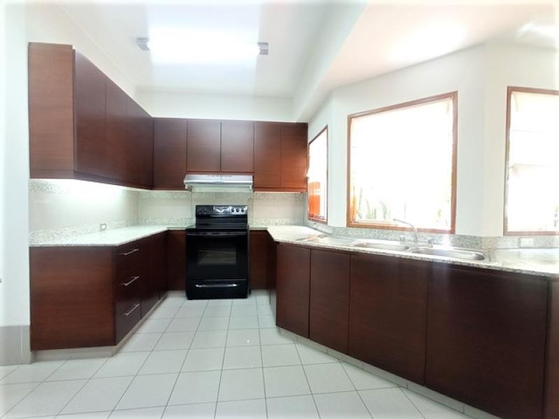 Estupendo Pent-house Triplex en Alquiler en Barranco 4 Dorm. $3,300 A.O. 480 mt.