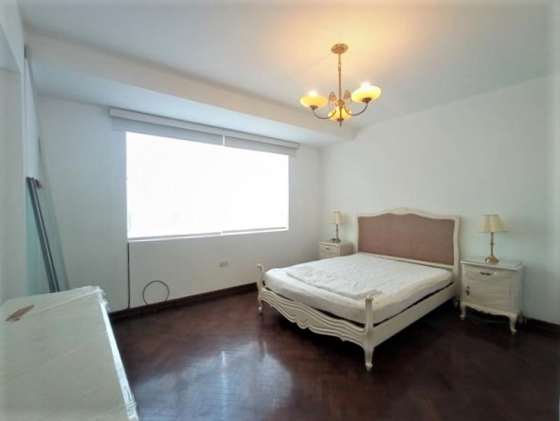 Departamento en Alquiler Amoblado en San Isidro 3 Dormitorios A.C 160 mt. $1,800